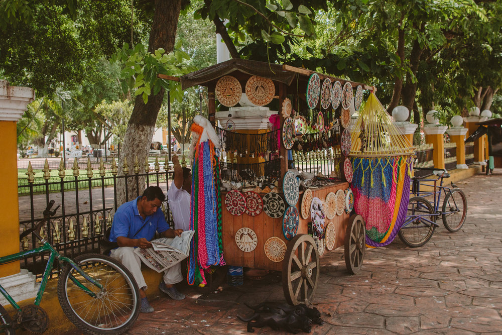 valladolid-city-mexico-vendor