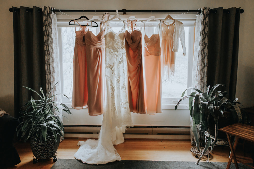 brides-dress-and-bridal-party-dresses-photography