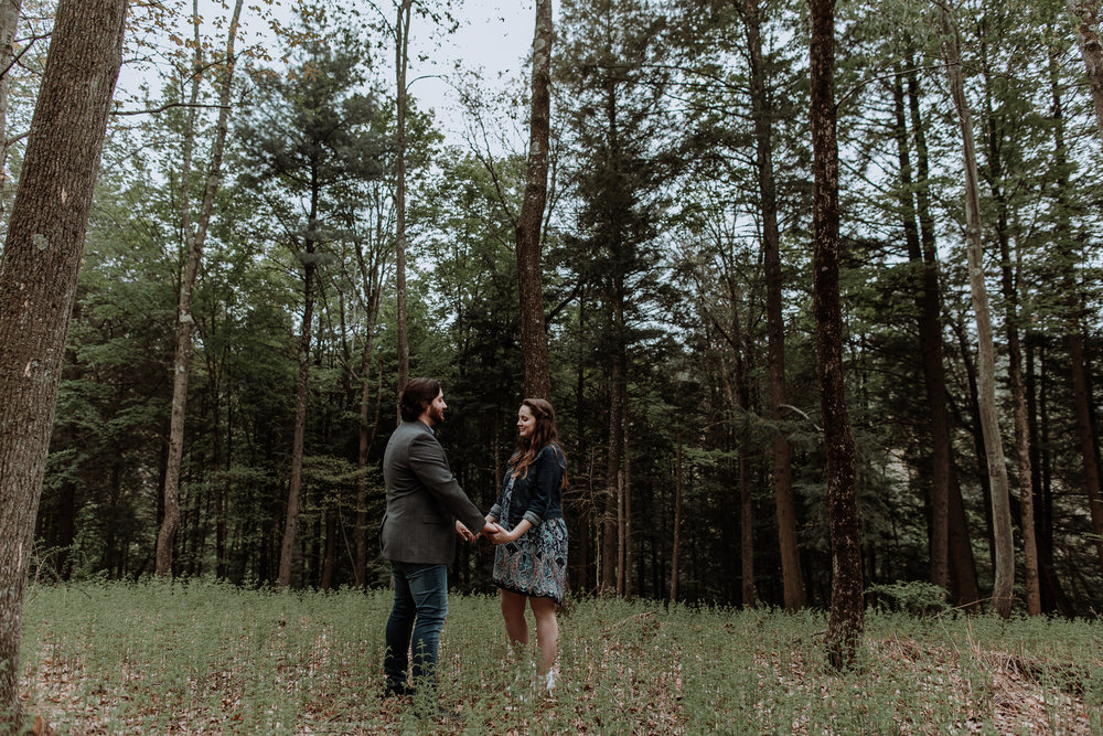 lehigh-valley-engagement-photography-in-the-woods