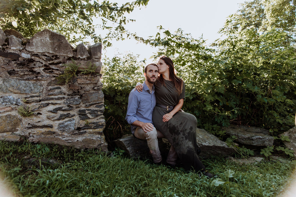 the-laurels-preserve-brandywine-conservancycoatesville-pa-sunrise-engagement-photography-rock-wall