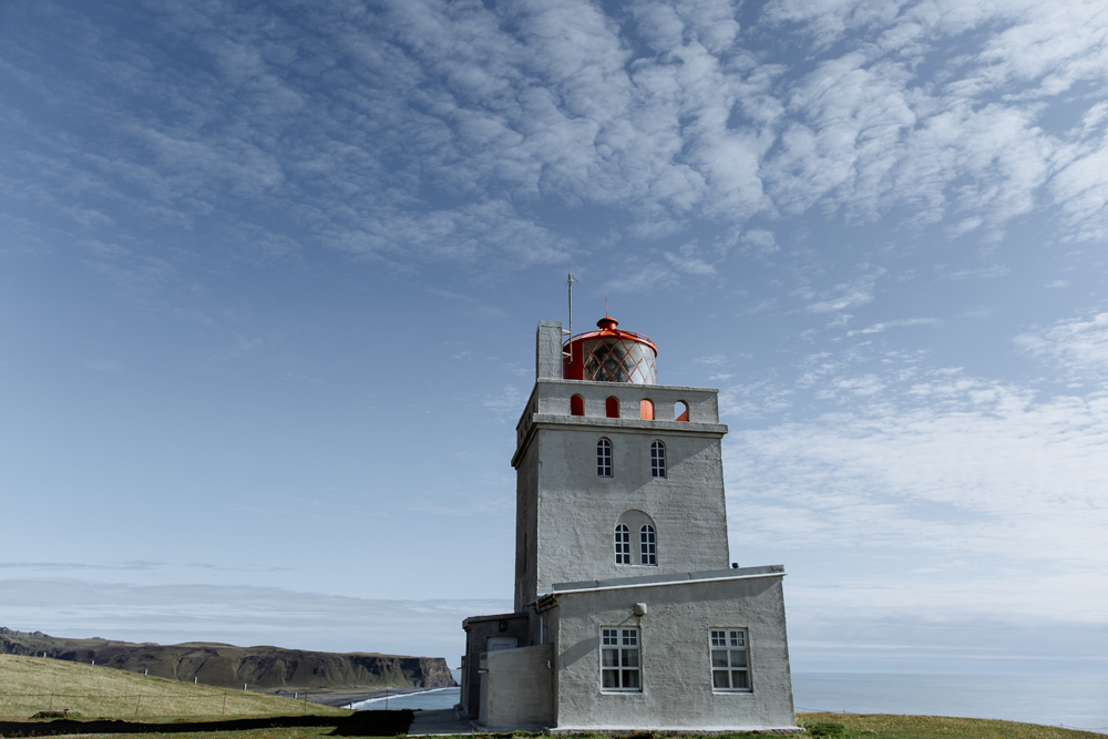 dyrholaey-lighthouse-hand-and-arrow-photography-2-iceland