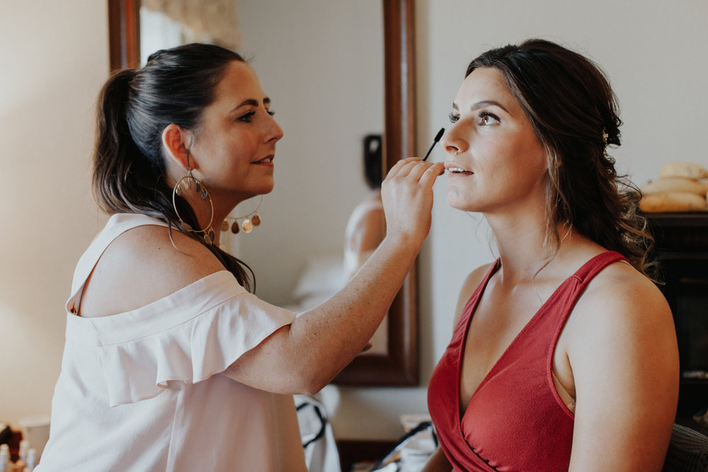 pine-grove-getting-ready-wedding-day-photography