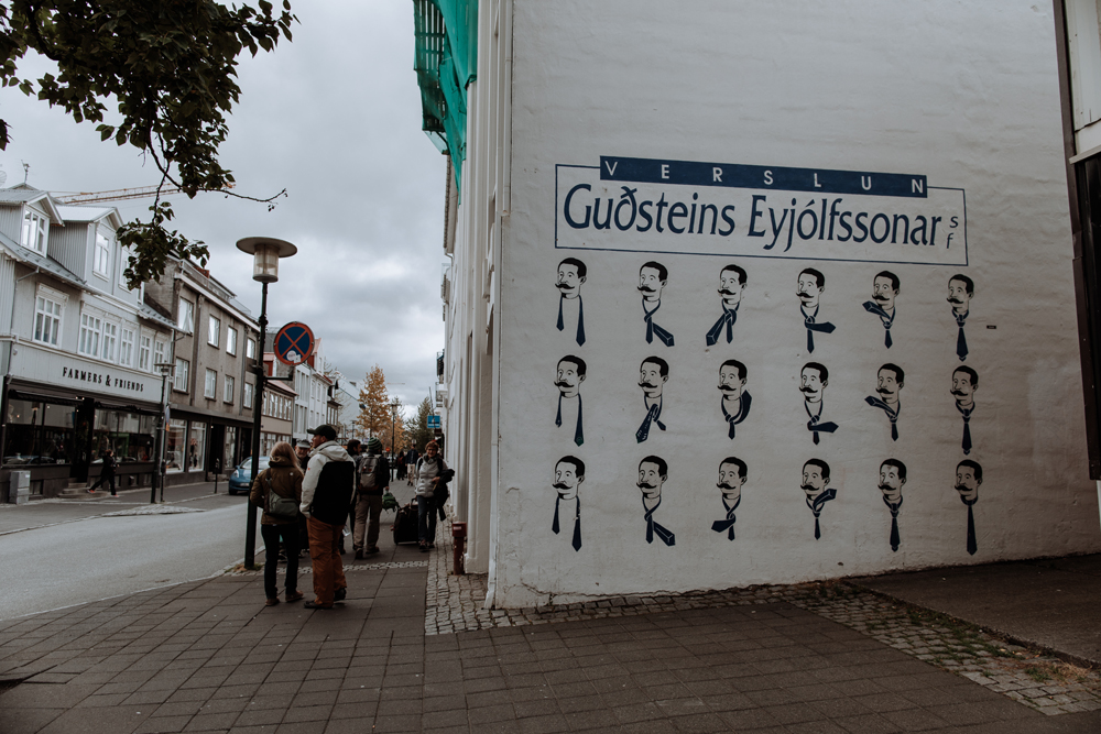 reykjavik-street-photography-tie-a-tie