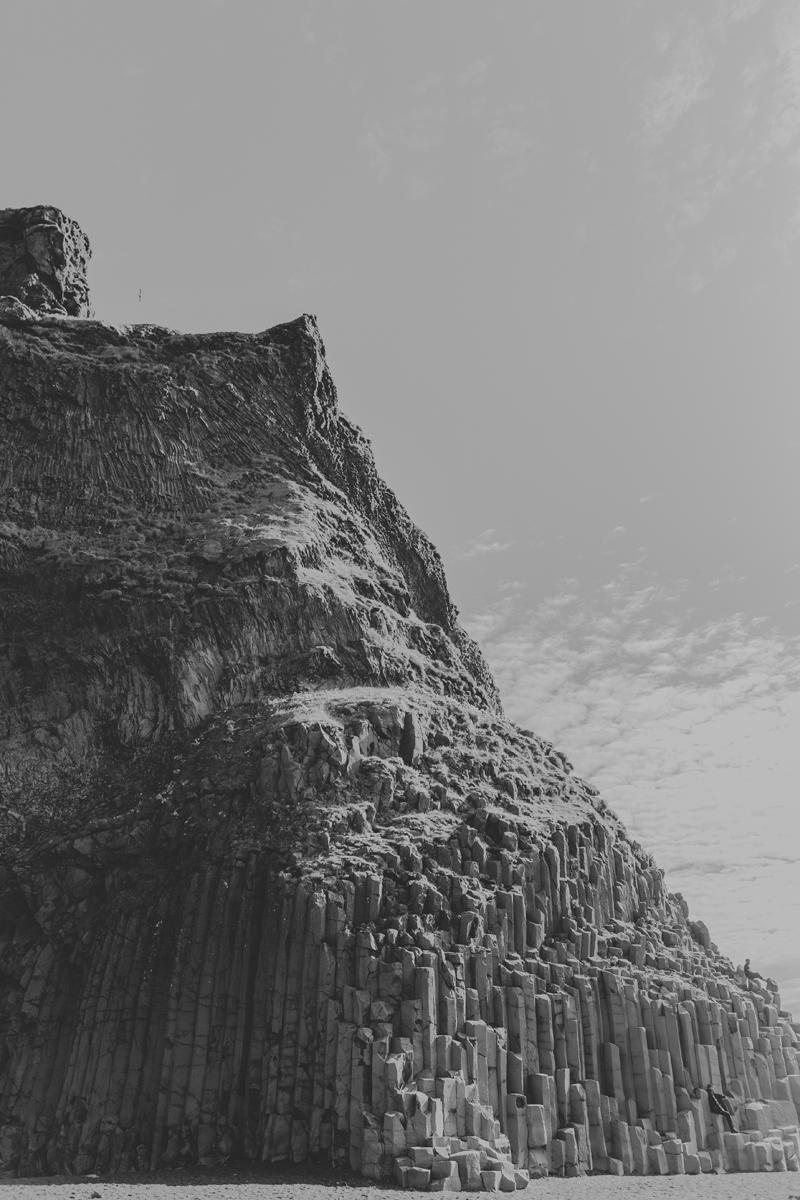 reynifjara-cliff