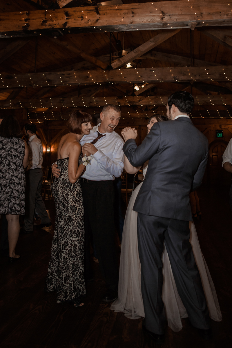 kings-mills-wedding-reception-photography-dancing