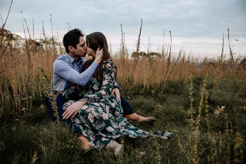 lehigh-valley-photography-merrill-creek-reservoir-engagement-session-meadow-3