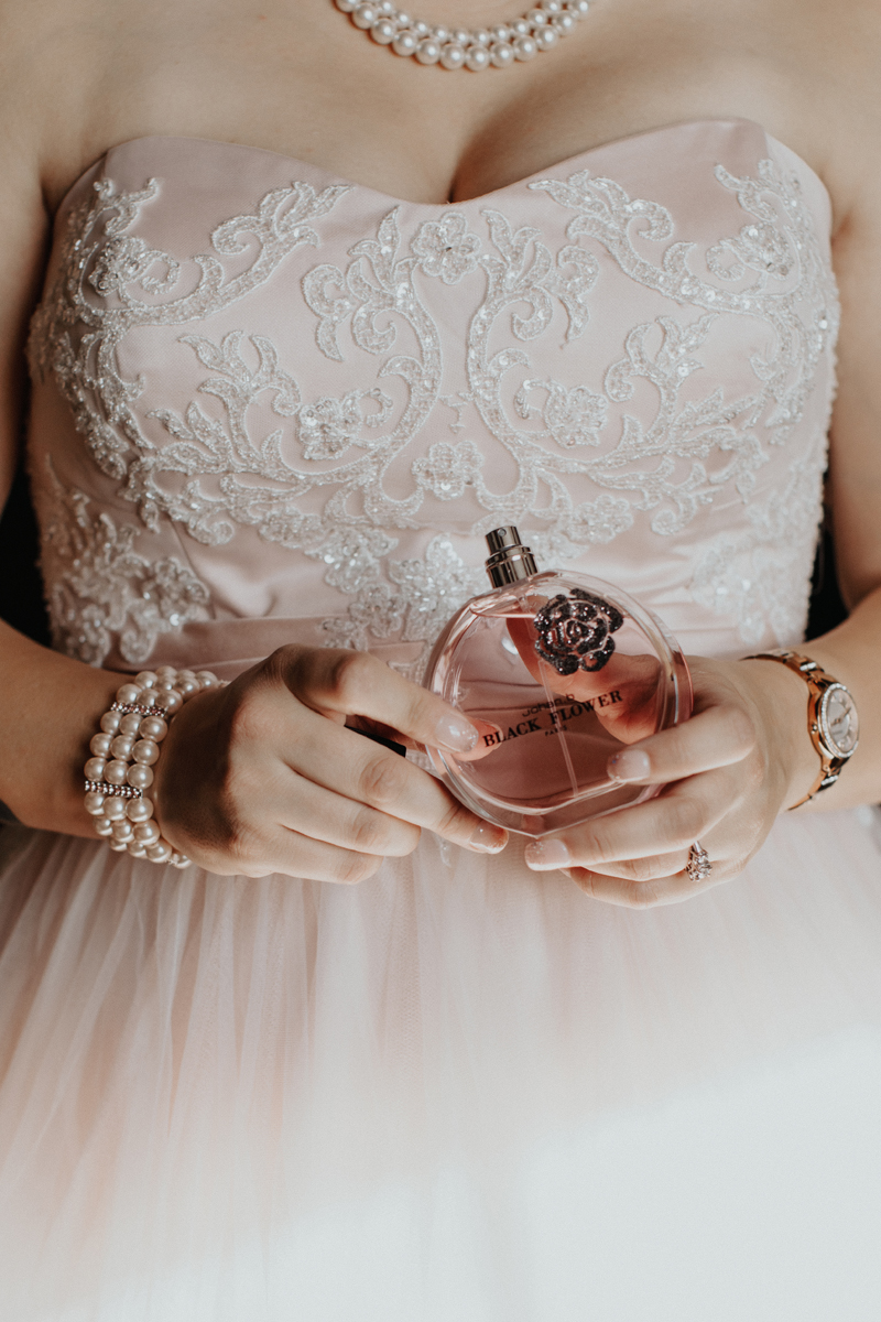 upstate-new-york-wedding-photography-black-flower-perfume