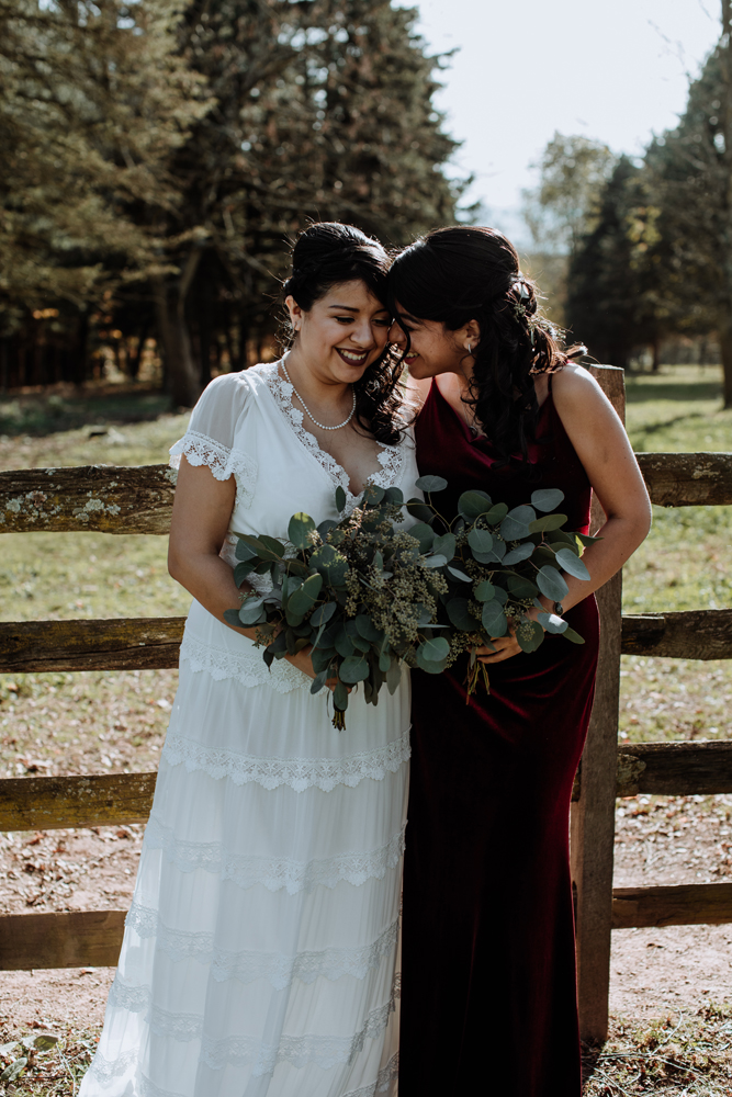 woods-edge-alpaca-farm-wedding-photography-bridesmaid