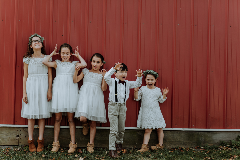 woods-edge-alpaca-farm-wedding-photography-kids