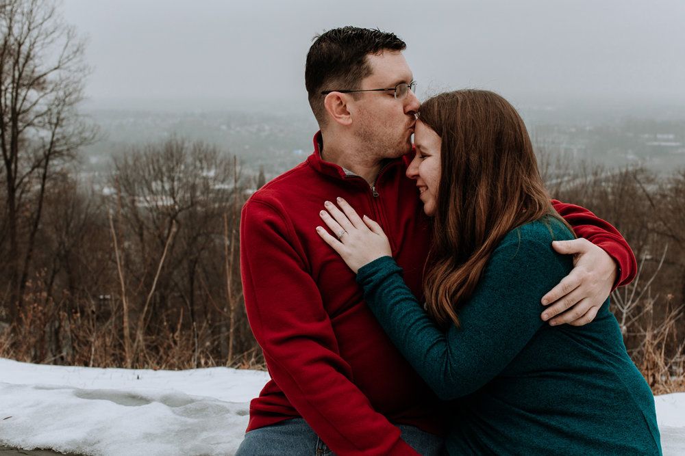 local-lehigh-valley-university-lookout-engagement-photographers-4