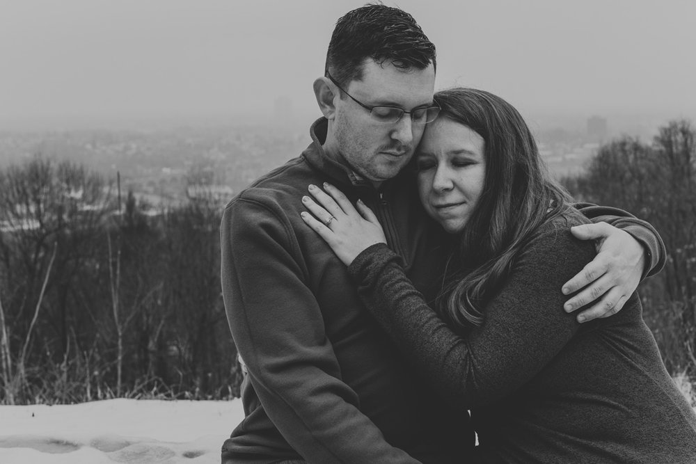 local-lehigh-valley-university-lookout-engagement-photographers-blk-and-white