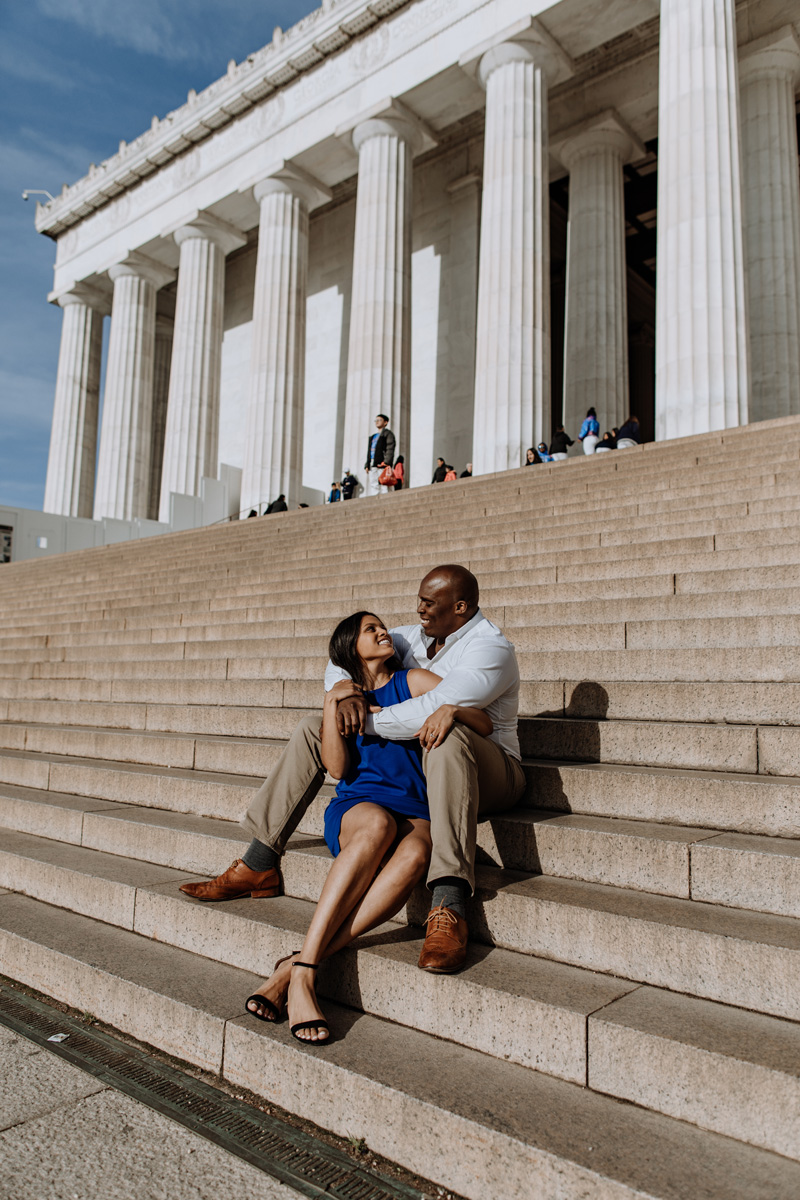 washington-dc-engagement-photography-lincoln-meorial-24mm