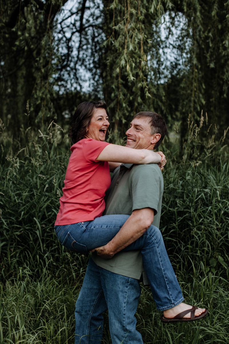 lehigh-valley-photography-allentown-rose-gardens-couple-8