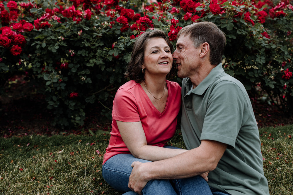 lv-photography-allentown-rose-gardens-couple-6
