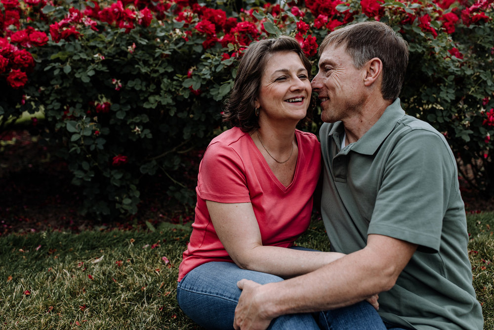 lv-photography-allentown-rose-gardens-couple-7