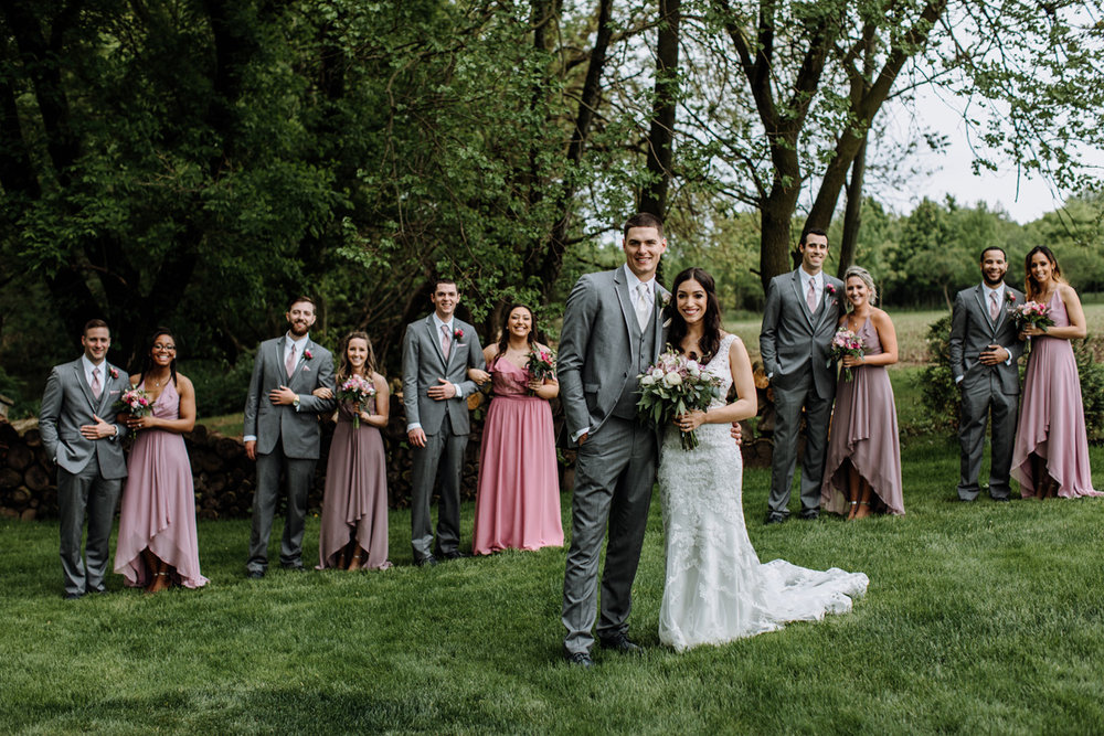 barn-swallow-farm-lehigh-valley-wedding-photographer-bridal-party-6