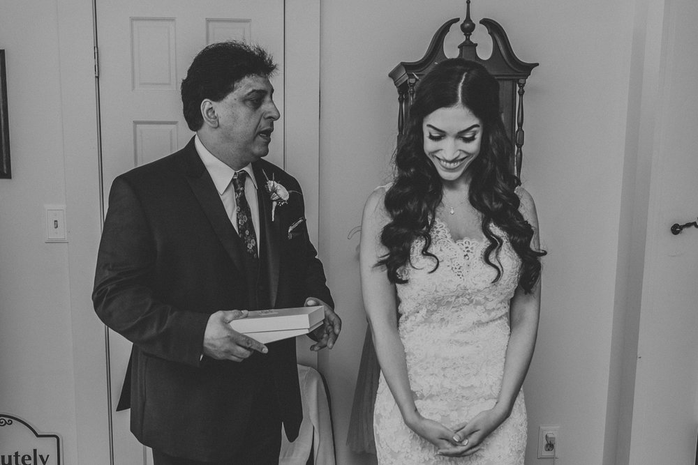 barn-swallow-farm-wedding-father-daughter-first-look-2