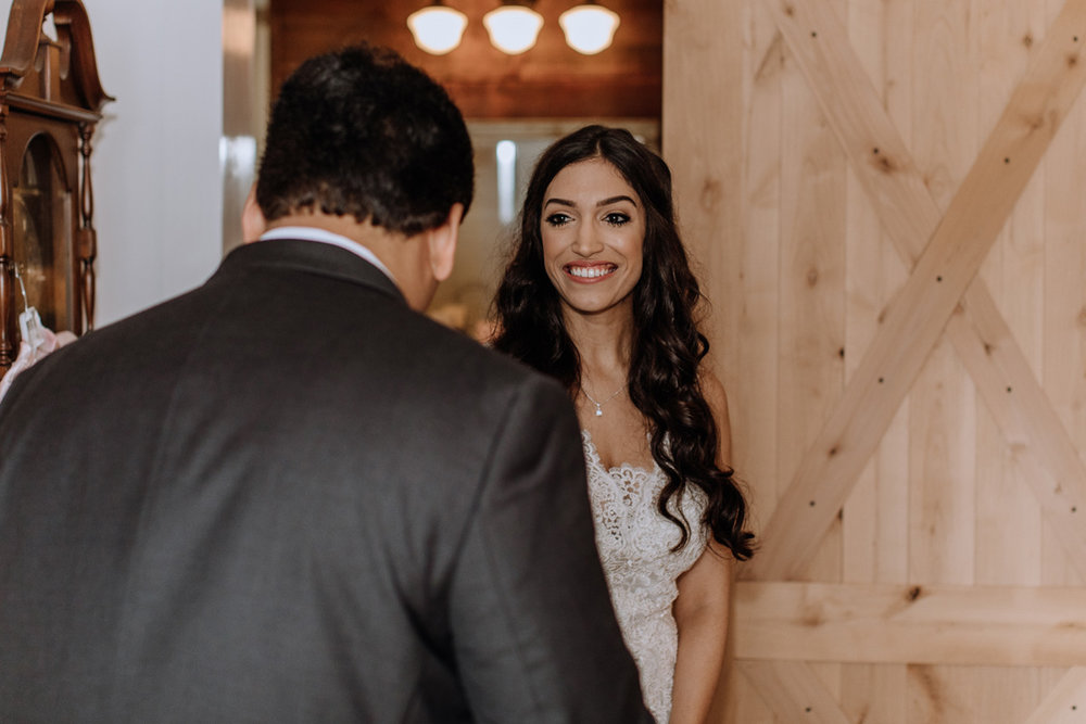 barn-swallow-farm-wedding-father-daughter-first-look-3