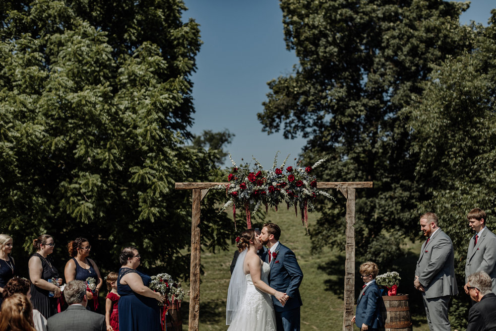 the-grove-at-kempton-wedding-photography-ceremony