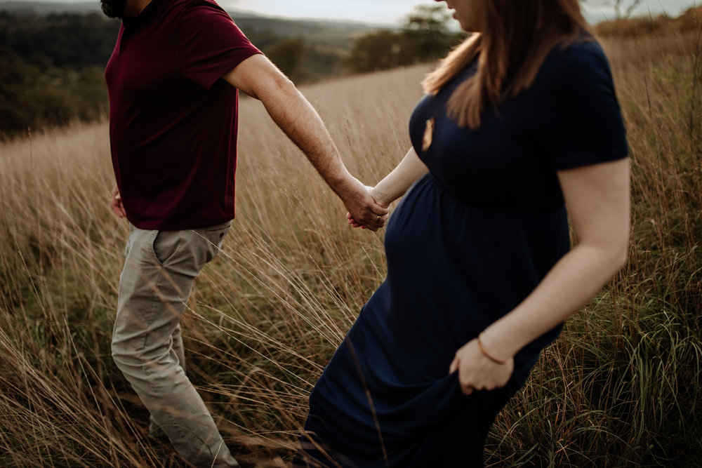 couples-maternity-photos-in-field-lehigh-valley-3