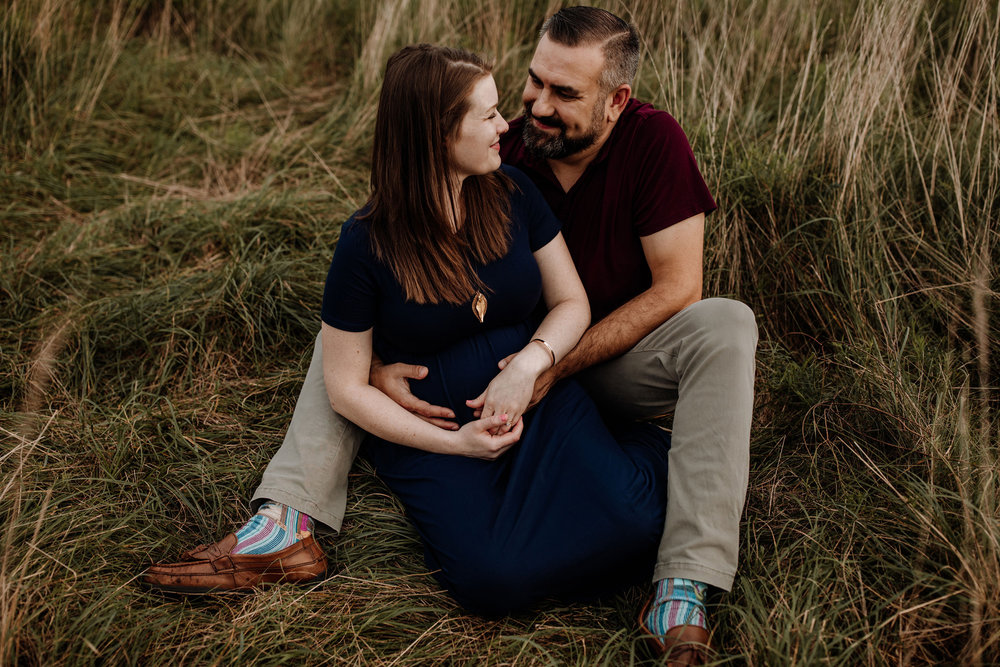 maternity-session-in-field-pa