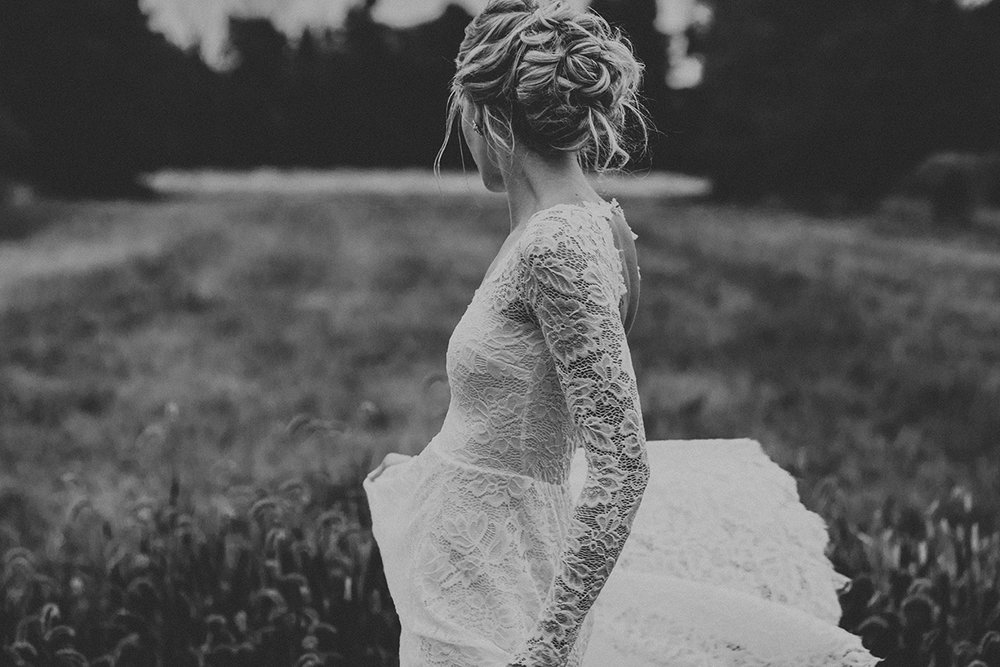 wear-your-love-indigo-bride-dress-elopement-wedding-photographer