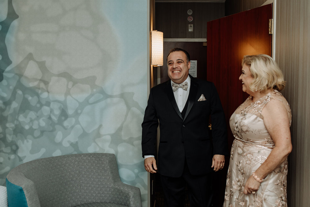 new-jersey-comfort-suites-wedding-photography-dad-first-look