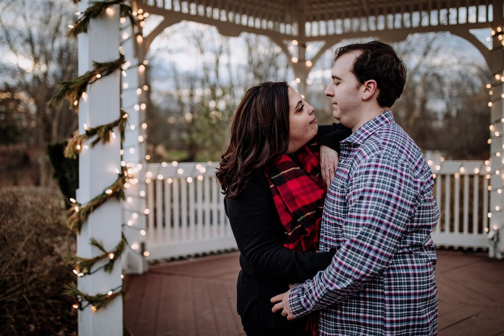 sayen-house-and-gardens-new-jersey-engagement-photographers-christmas-time