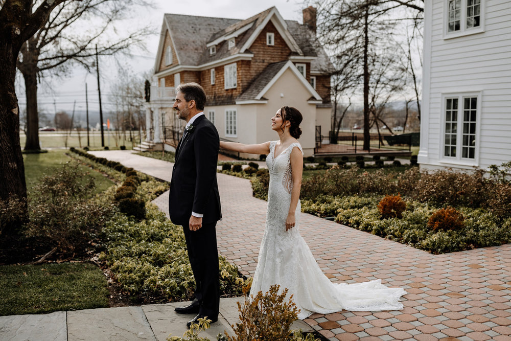 ryland-inn-father-daughter-first-look-photography