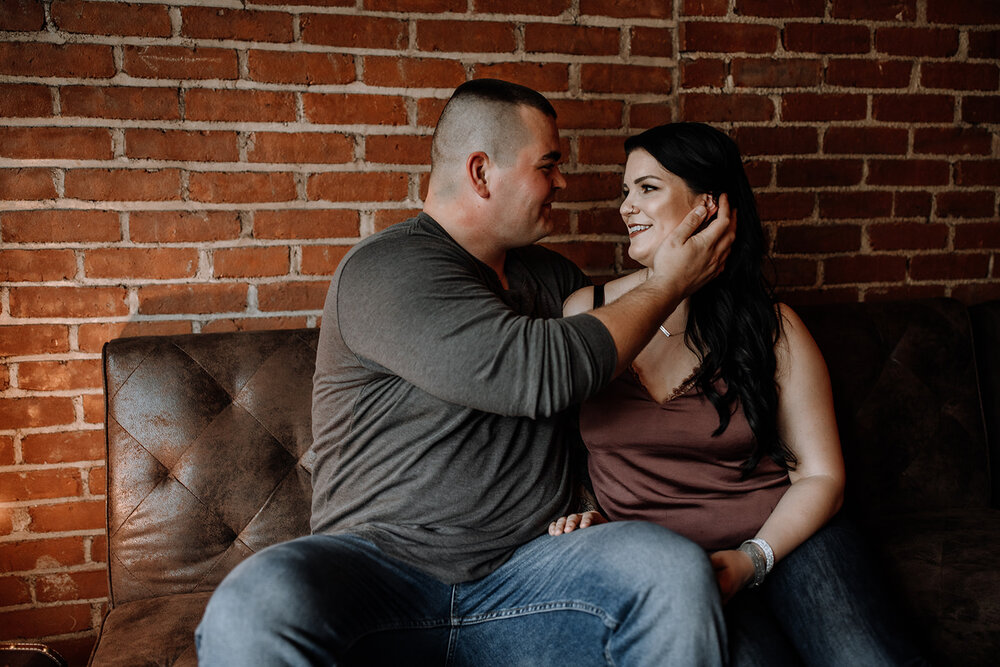 notch-eight-craft-house-jim-thorpe-engagement-pictures-2