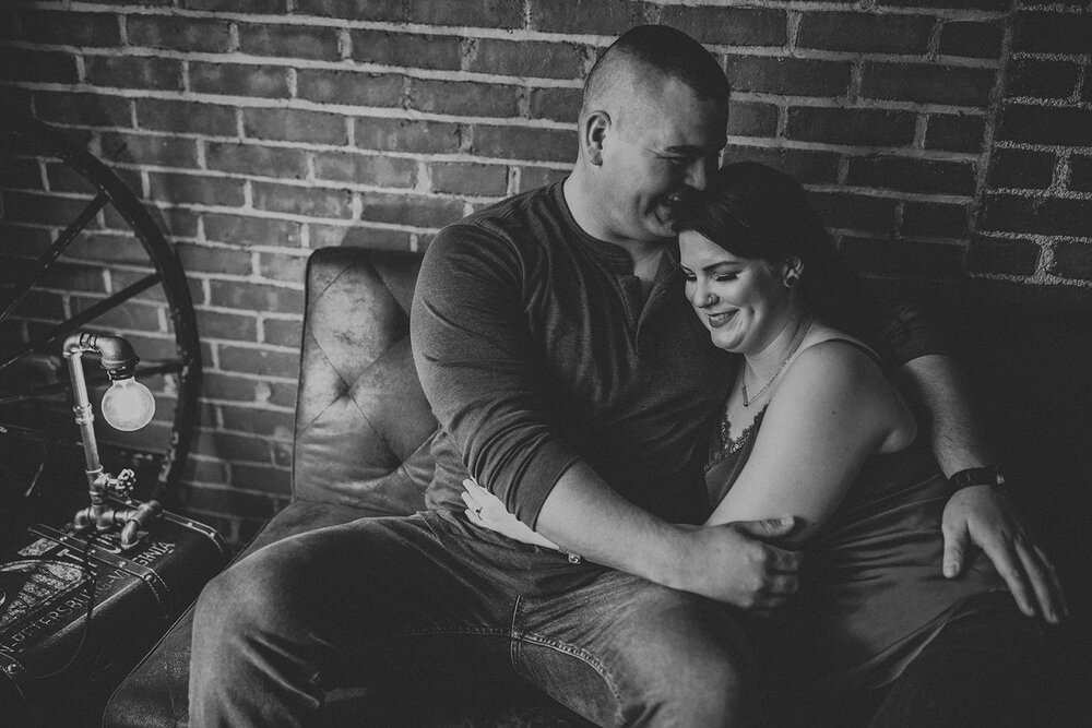 notch-eight-craft-house-jim-thorpe-engagement-pictures-3