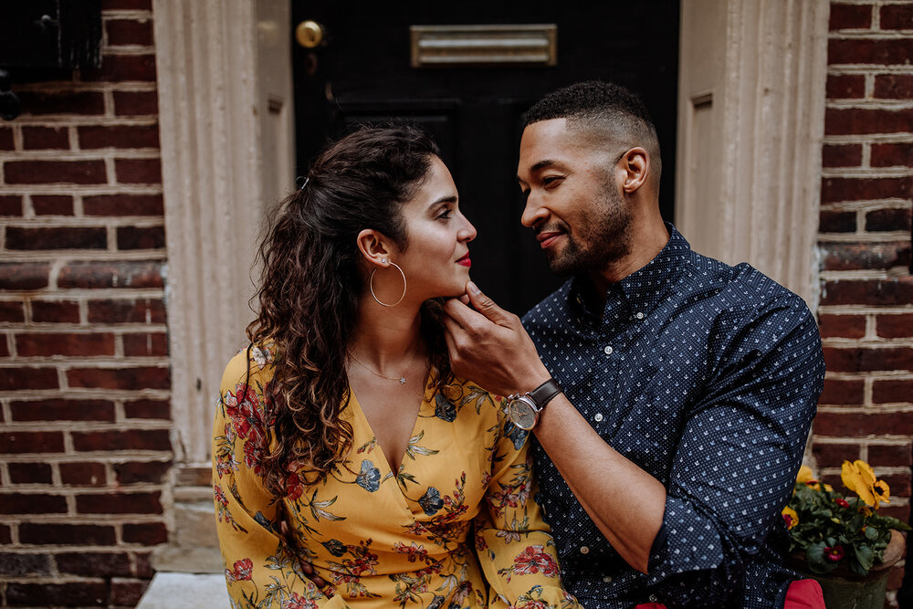 elfreths-alley-old-town-philly-engagement-shoot