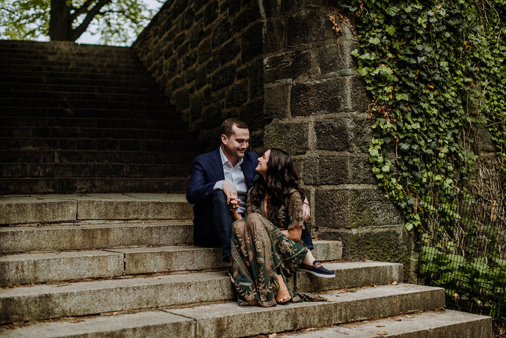 fort-tryon-park-engagement-photos-10