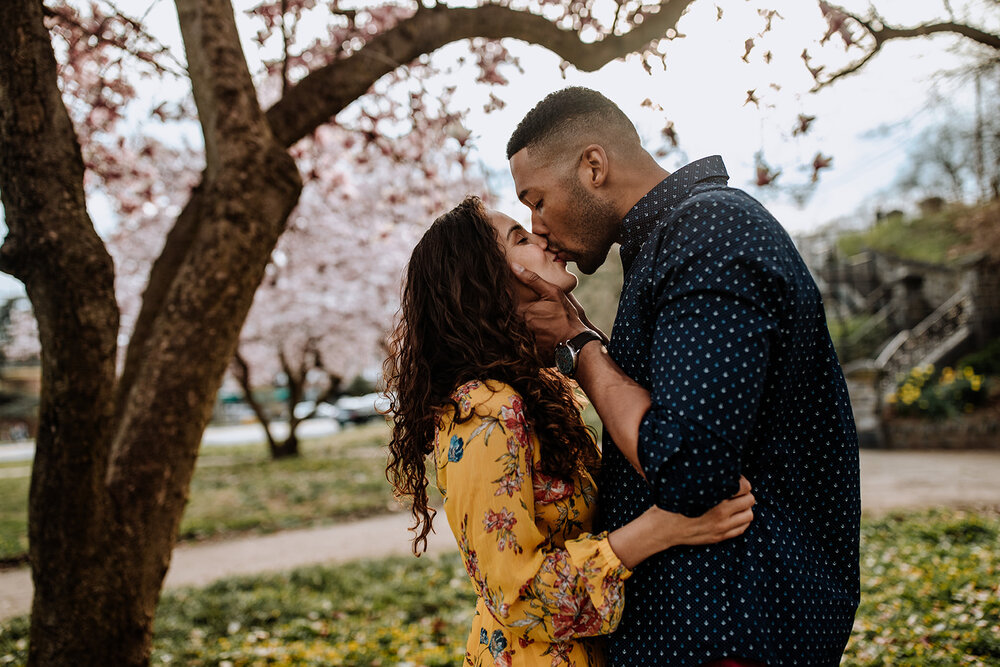 philly-cherry-blossoms-engagement-photos