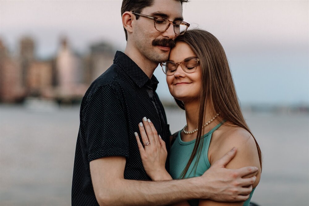 jersey-city-engagement-photography-nyc-skyline