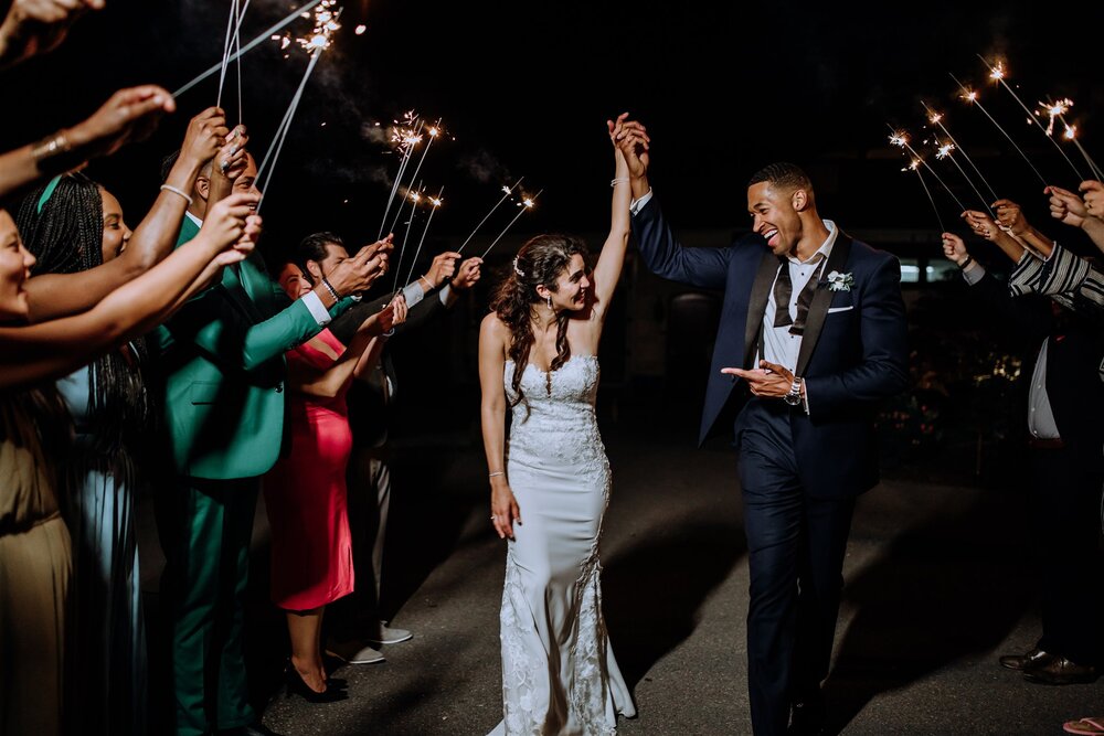 riverview-country-club-reception-sparklers