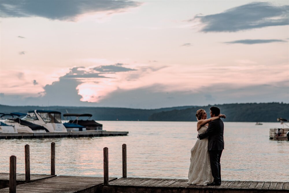 the-waterfront-at-silver-birches-hawley-wedding-photos-3