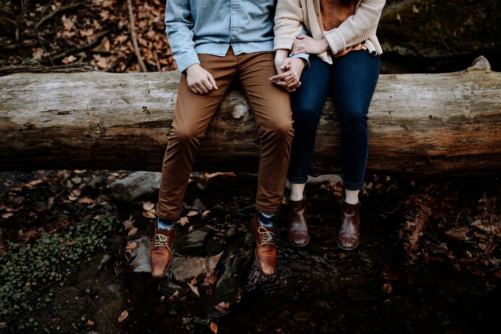 engagement-session-in-the-woods-pa