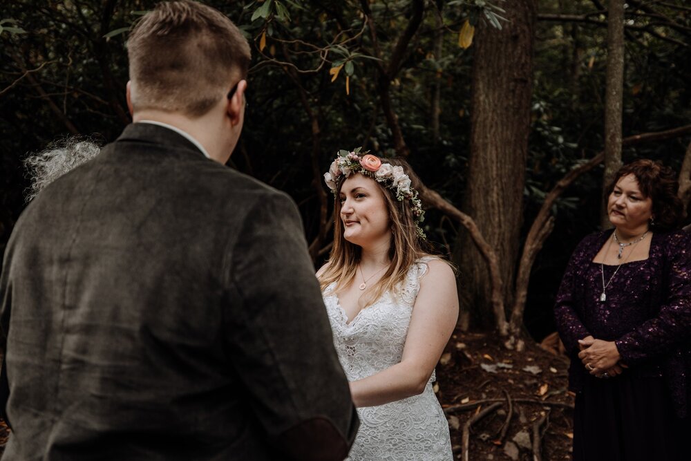 hickory-run-state-park-elopement-wedding-ceremony-11