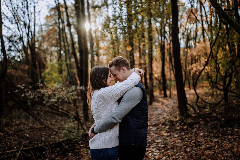 peace-valley-park-engagement-pictures-8