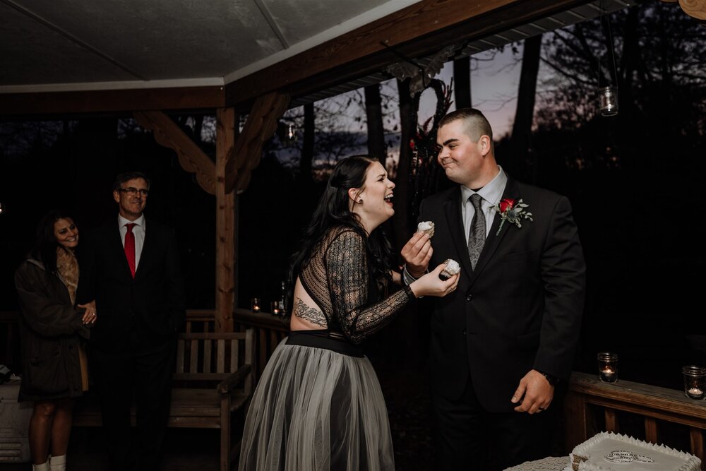 nepa-pennsylvania-wedding-elopement-photographers-cake-cutting-4