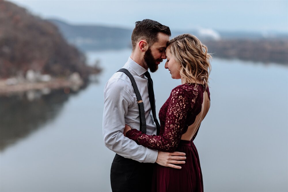 chickies-rock-overlook-lancaster-pa-engagement-photography-7