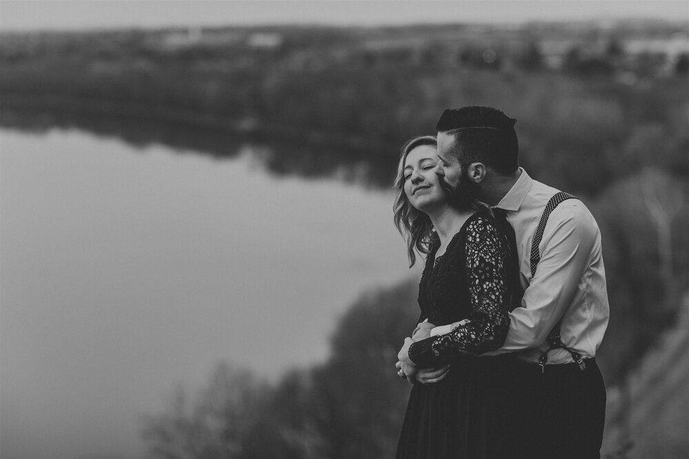 chickies-rock-overlook-lancaster-pa-engagement-photography-9