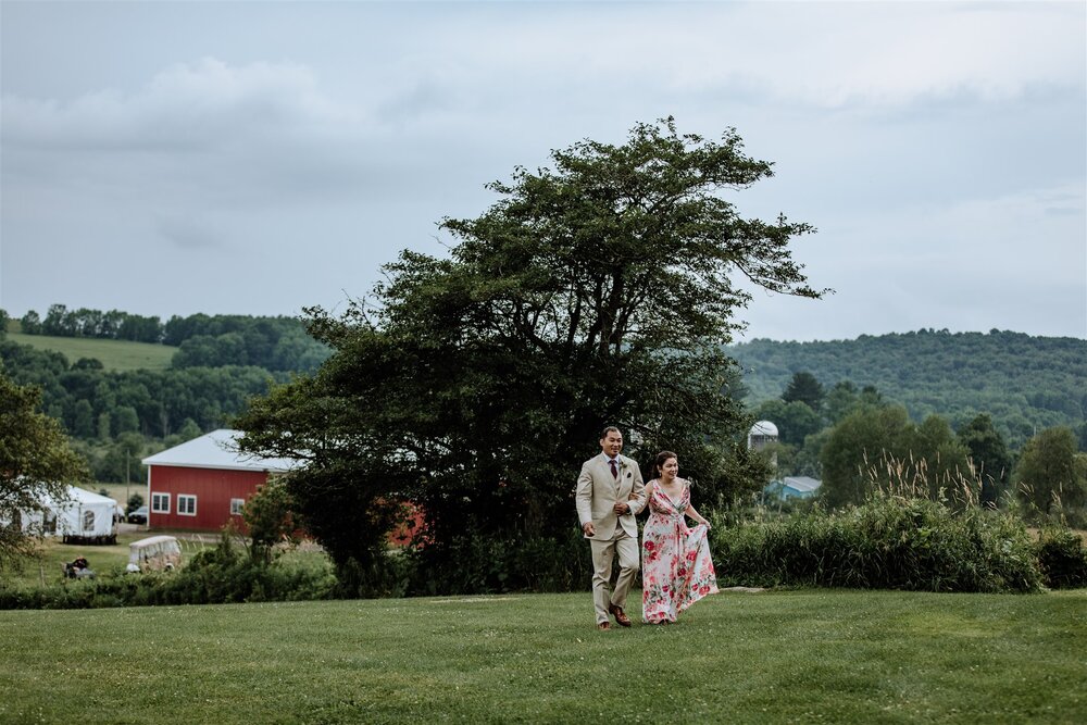 gilbertsville-farmhouse-ceremony-wedding-photography