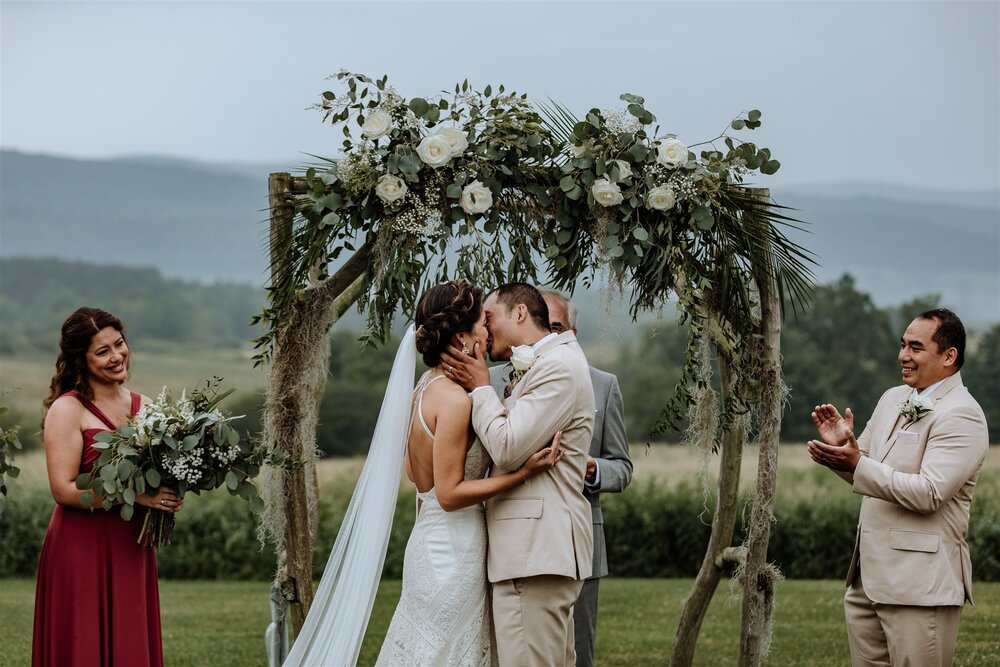 gilbertsville-farmhouse-ceremony-wedding-photos-11