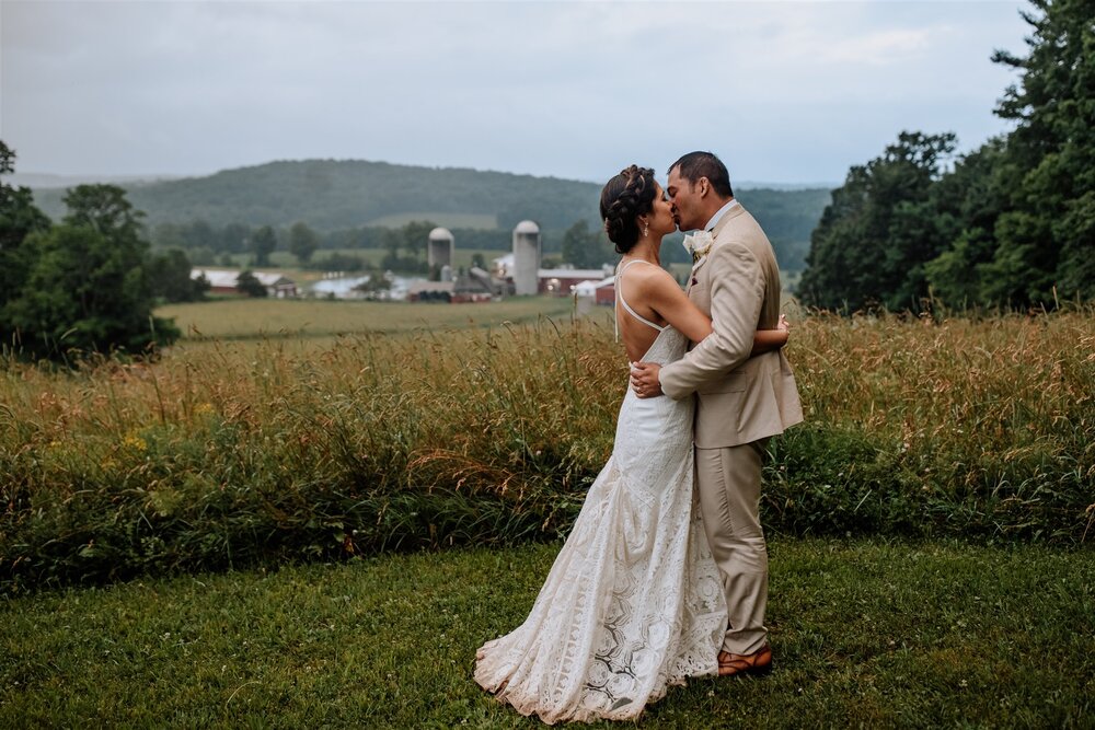 gilbertsville-farmhouse-upstate-ny-wedding-photographers-2