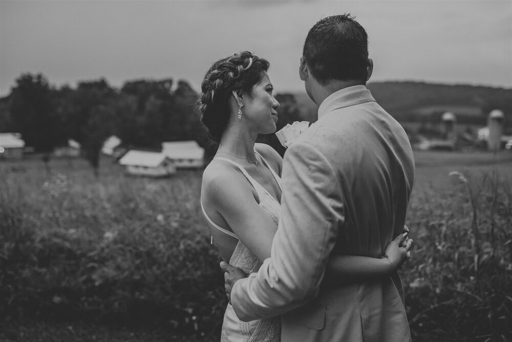 gilbertsville-farmhouse-upstate-ny-wedding-photographers-4