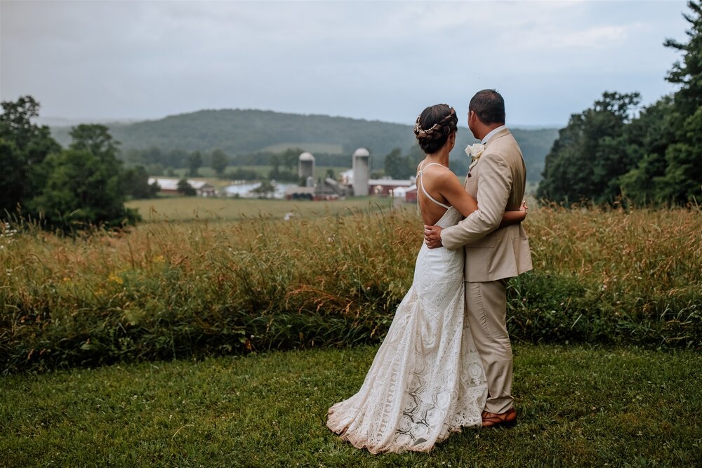 gilbertsville-farmhouse-upstate-ny-wedding-photographers