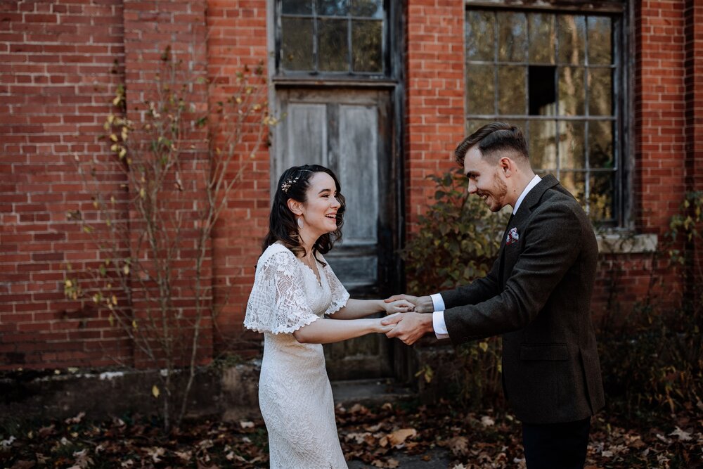 the-pump-house-b-and-b-wedding-photography-first-look-7