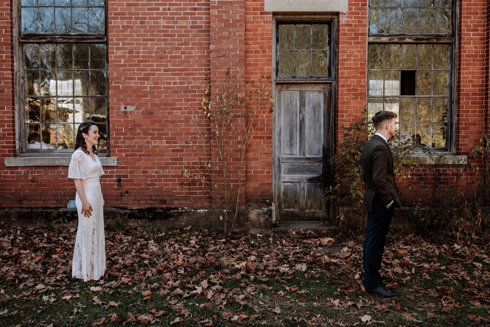 the-pump-house-b-and-b-wedding-photography-first-look